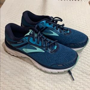Brooks Adrenaline GTS 18 running shoes